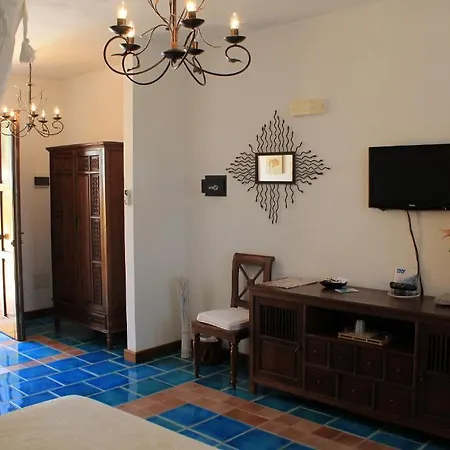 Luagos Club Resort Hotel 3*